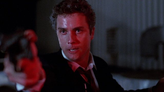 Una scena tratta dal film Vivere e morire a Los Angeles