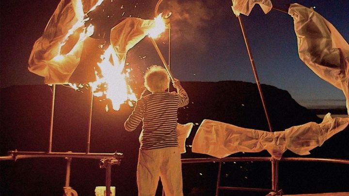 Una scena tratta dal film Le favole iniziano a Cabras