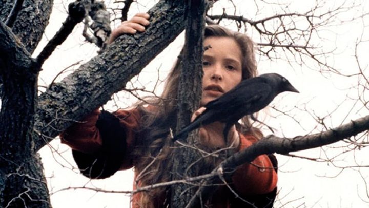 Una scena tratta dal film Quarto comandamento