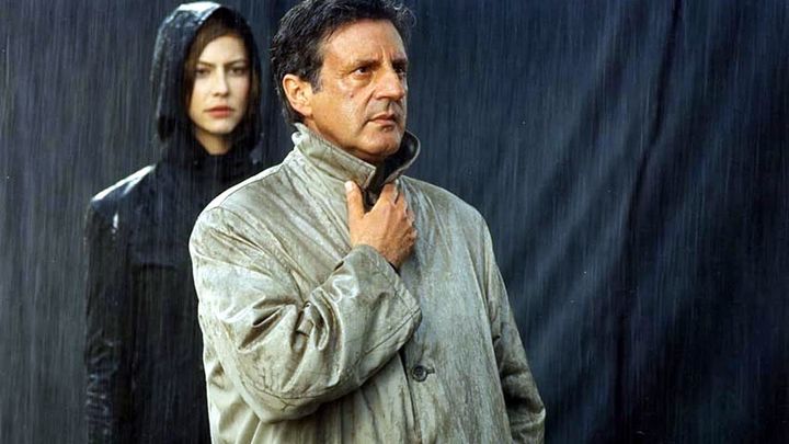 Una scena tratta dal film Sotto falso nome