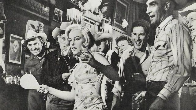 Una scena tratta dal film Gli spostati