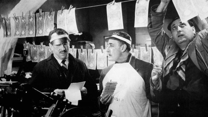 Una scena tratta dal film La banda degli onesti