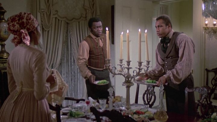 Una scena tratta dal film Drum, l'ultimo mandingo