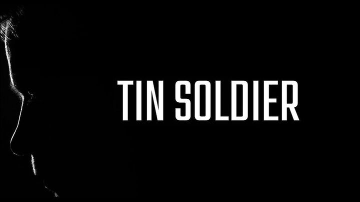 Una scena tratta dal film Tin Soldier