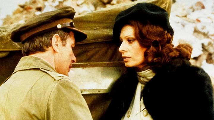 Una scena tratta dal film Obiettivo Brass