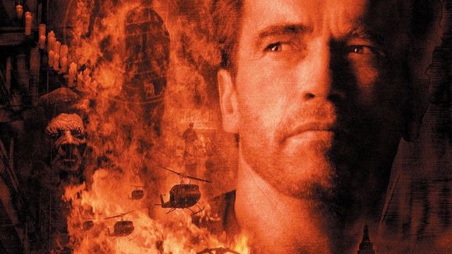 Una scena tratta dal film Giorni contati - End of Days