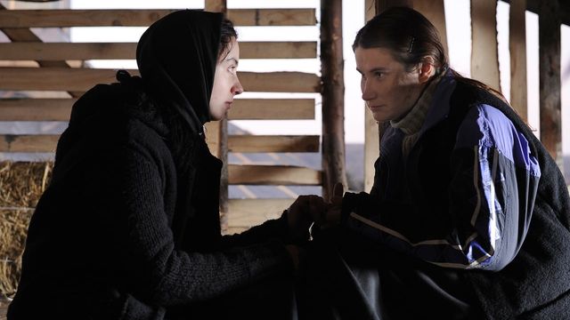 Una scena tratta dal film Oltre le colline
