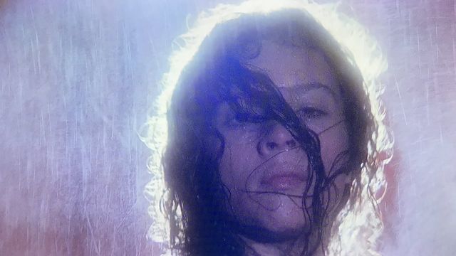 Una scena tratta dal film Murderock - Uccide a passo di danza