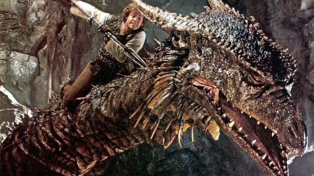 Una scena tratta dal film Il drago del lago di fuoco