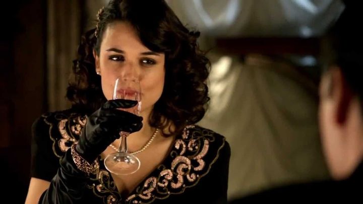 Serie Tv - El tiempo entre costuras